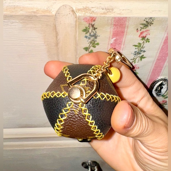 ‼️ LV monogram Custom Air Balloon 🎈 charm handmade - Picture 4 of 11